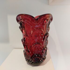 Vaso antigo de murano cor rubi alto