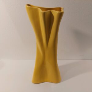 Vaso de cerâmica Ondas na cor amarelo gema