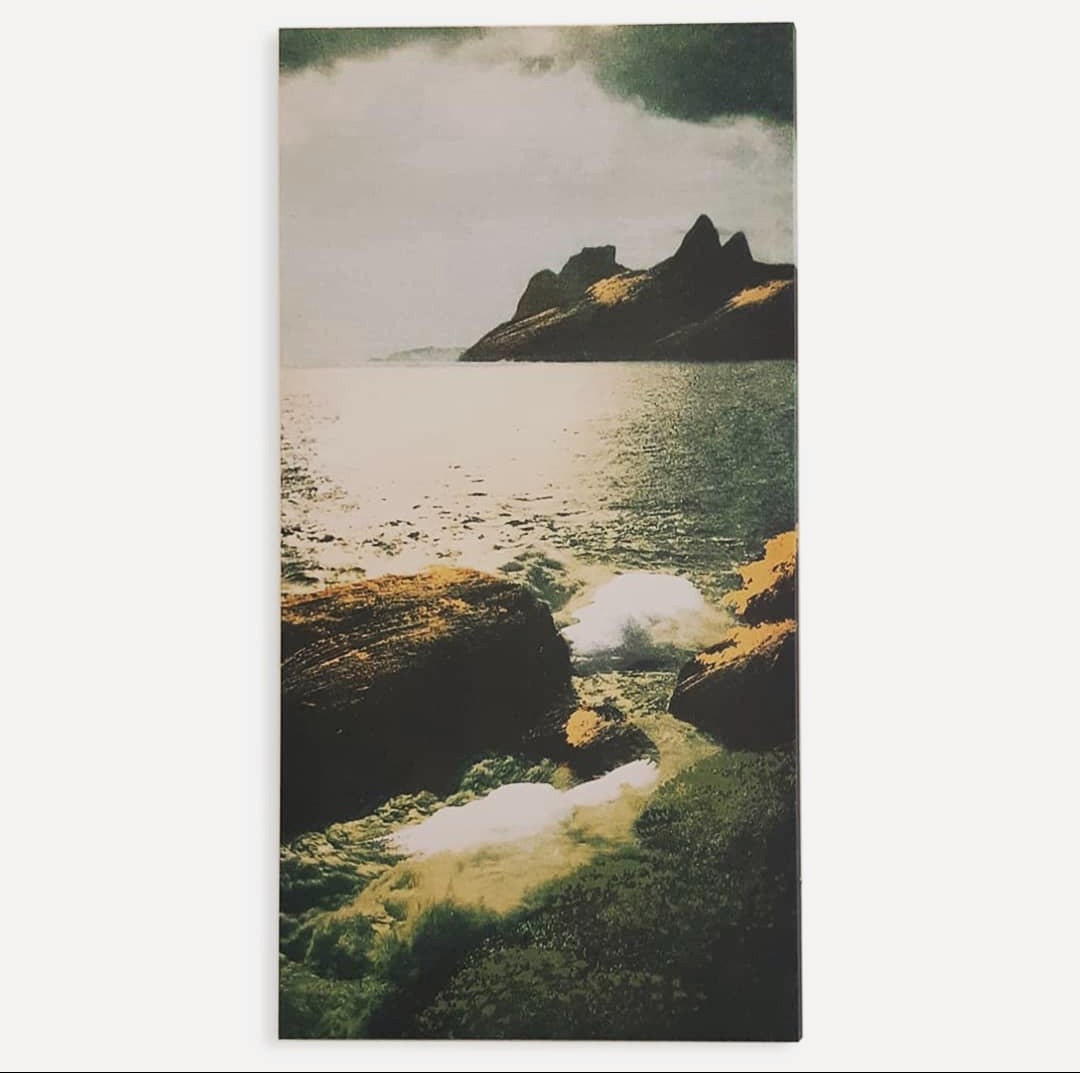 Tela de lona vinilica com impressão de foto antiga da praia do Arpoador até o morro Dois Irmãos