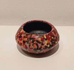 Pequeno bowl de cerâmica colorido design Romildo Silva Filho